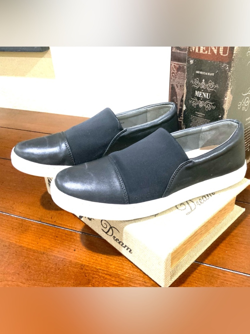 ViaSpiga Slip-ons